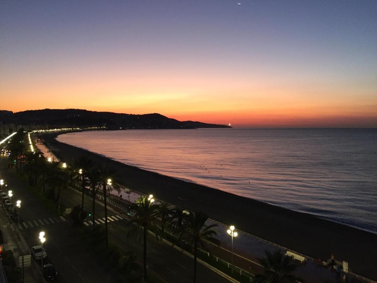 Appartement Avec Vue Sur La Promenade Des Nice